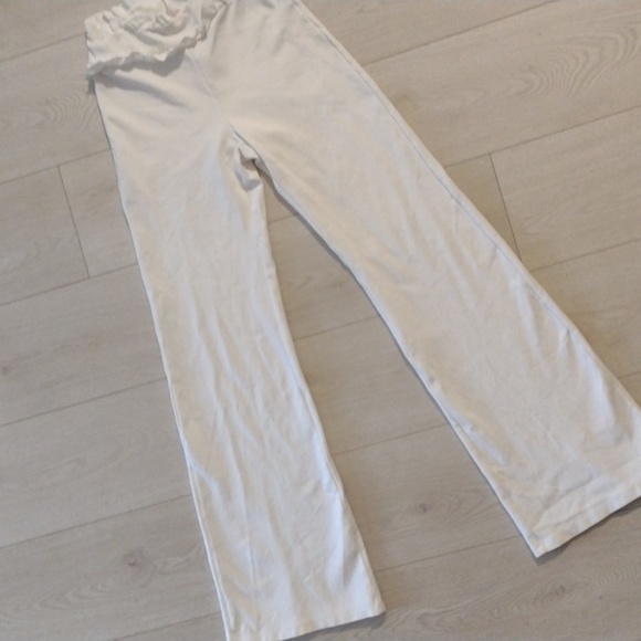 RUFFLE TOP High-Rise Stretch Flare Leg Pants with Back Zip by FASHION NOVA!! - Picture 5 of 8